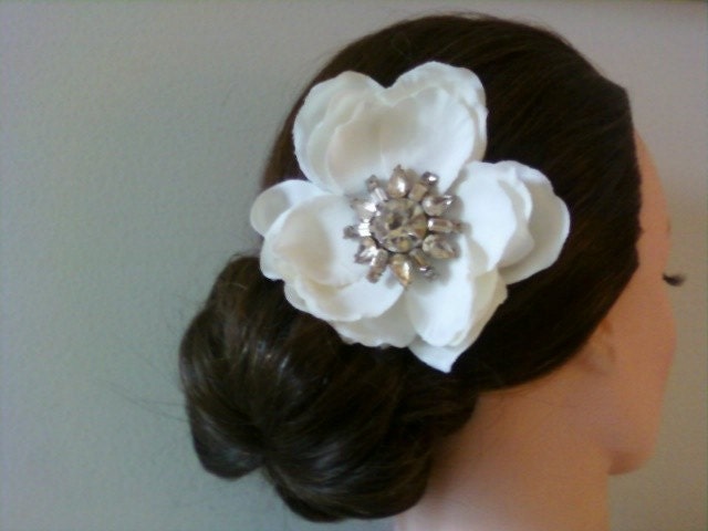 Vintage Rhinestone Brooch  Cream Flower Hair Comb
