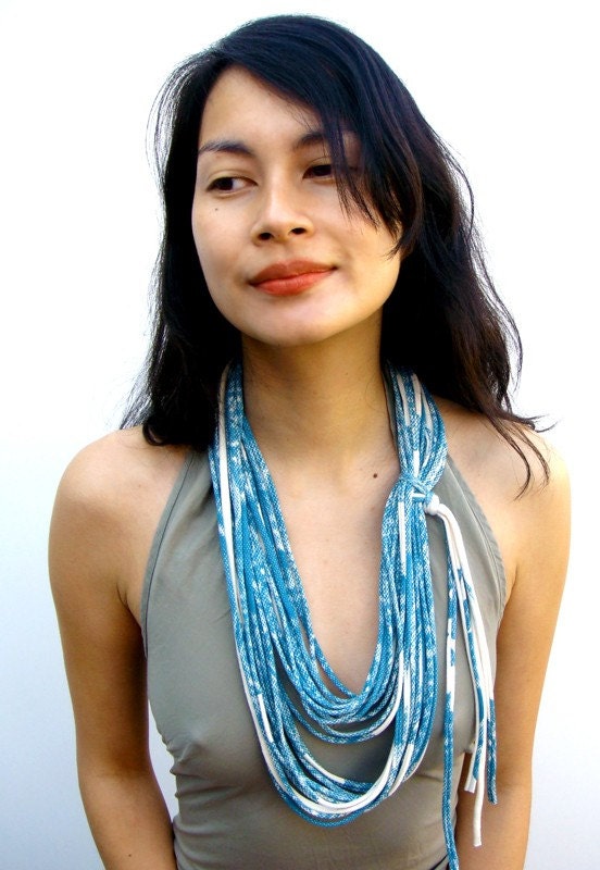 necklushie- natural w/ teal (organic)