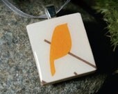 Little Tweeter, an Orange Bird Scrabble tile Pendant in a little tin box (Pendant, Ribbon Necklace in Tin Set) -032-