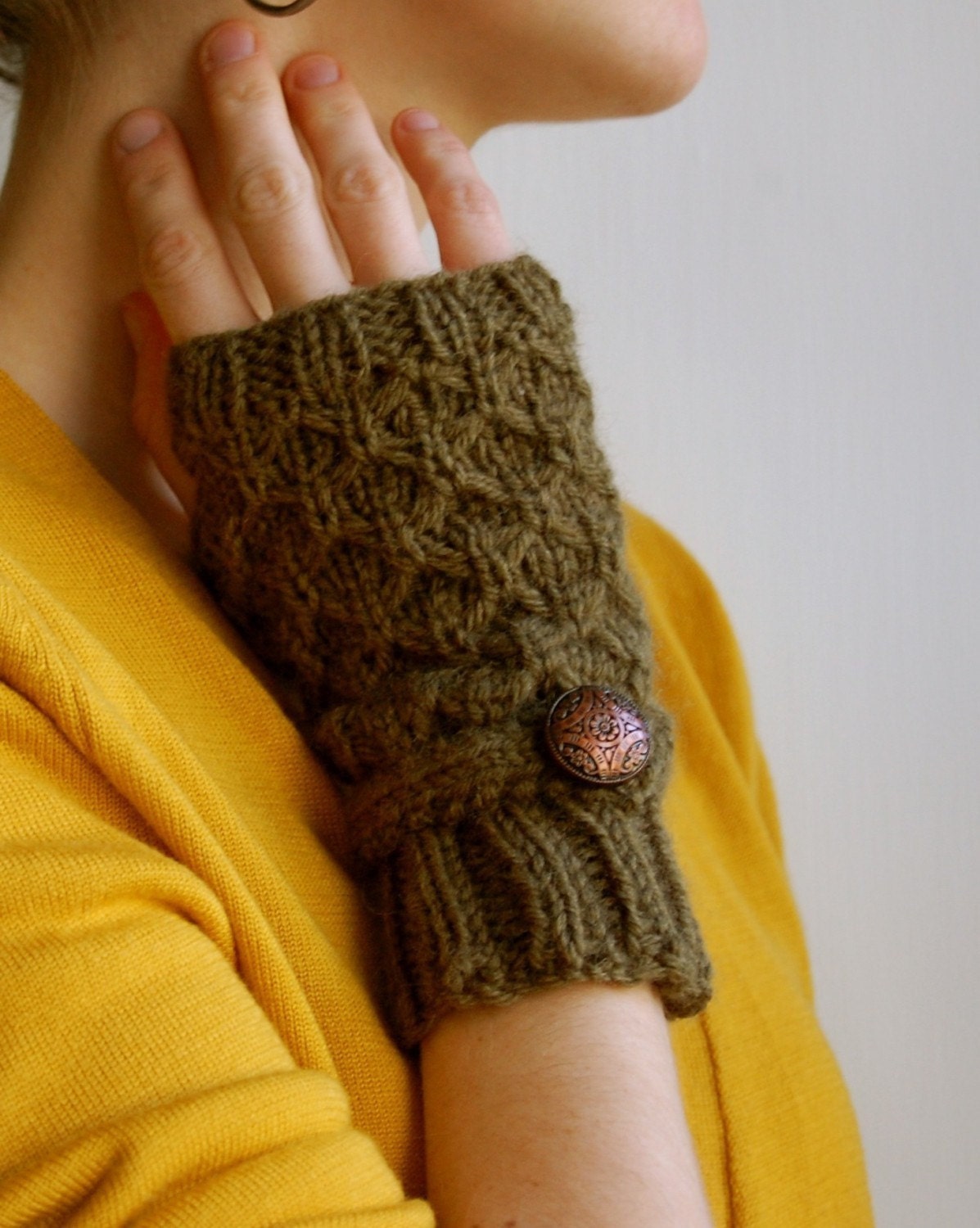 Knit Honeycomb Fingerless Mittens in Olive
