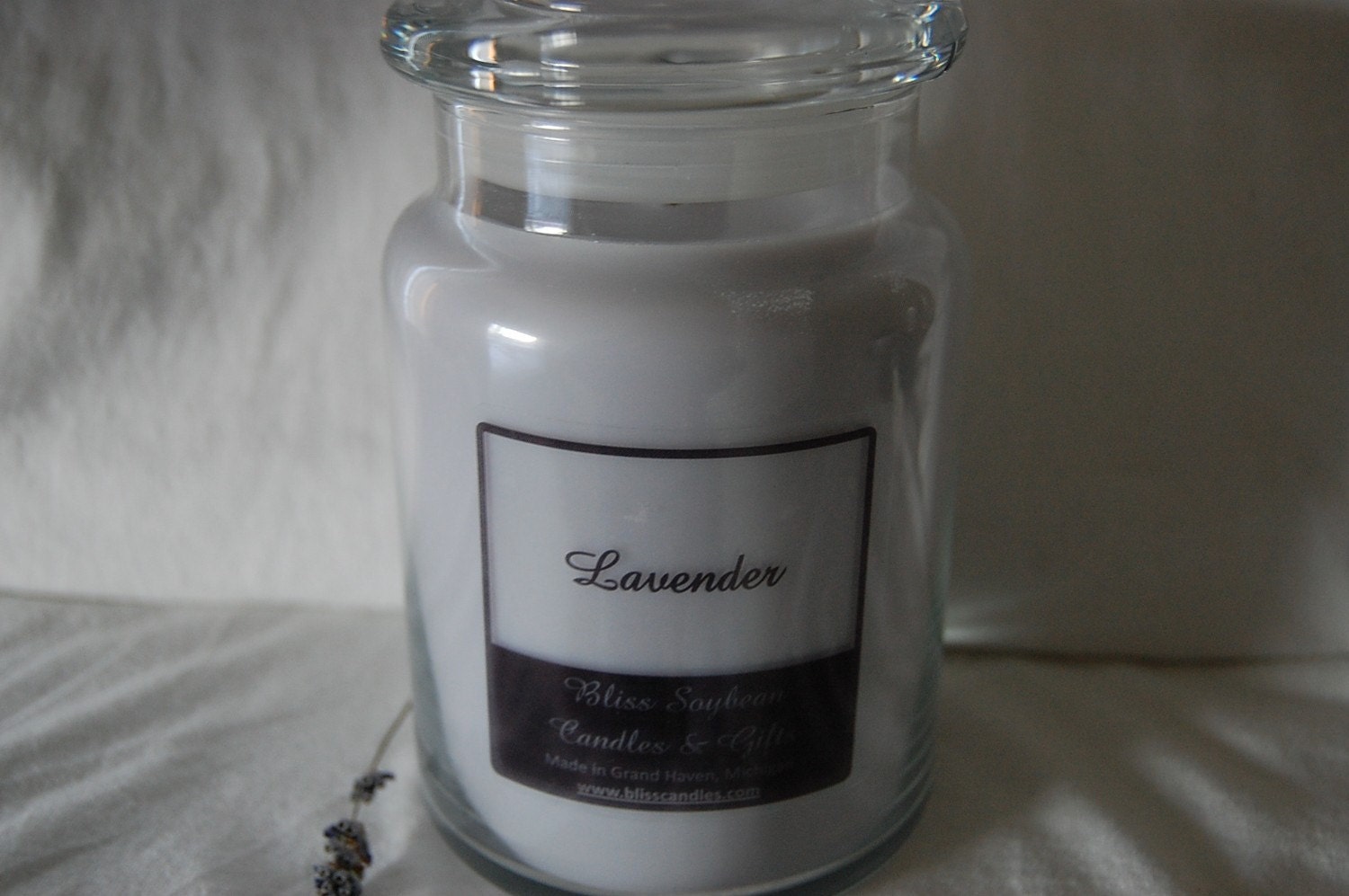 LAVENDER - Bliss Soy Premium 26 oz Jar Candle with Glass Lid