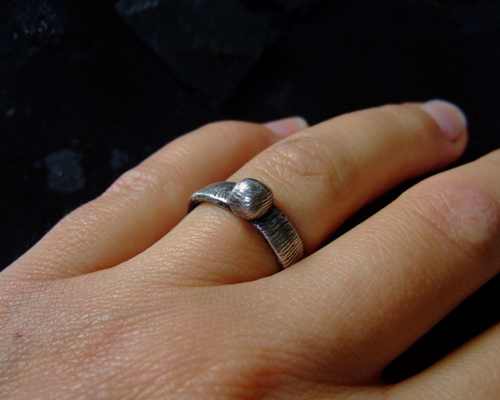 Ginko textured fine silver ring: Permanence