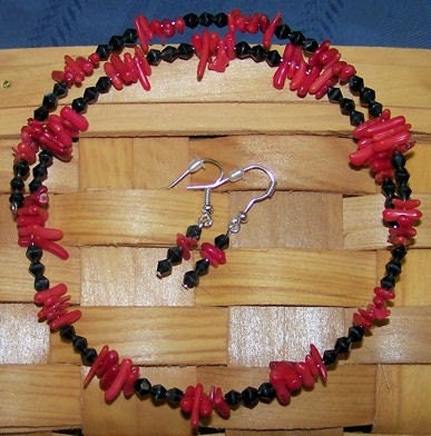 Black and Red Necklace Set