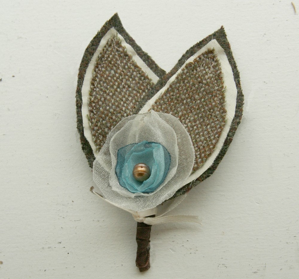 James  - Vintage Style Boutonniere