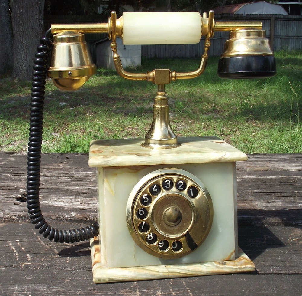 Unique Vintage French Dial Phone