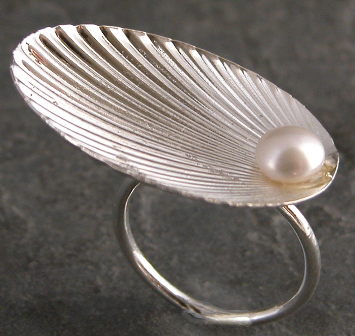 Silver Seashell Ring With pearl ,The Birth of Venus -Hand Made Ring - gazellejewelry