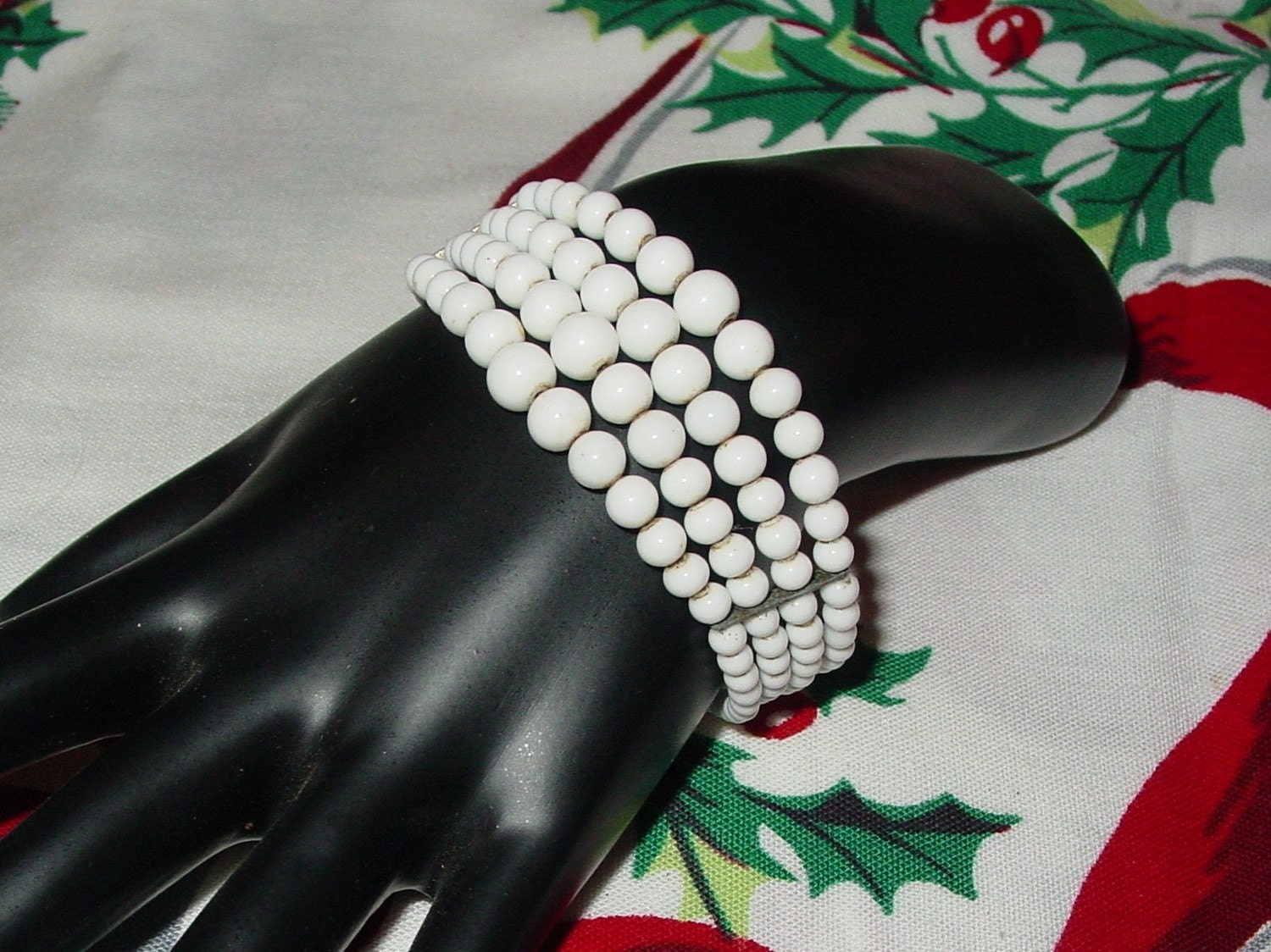1950s Vintage 4 strand faux pearl on wire bracelet