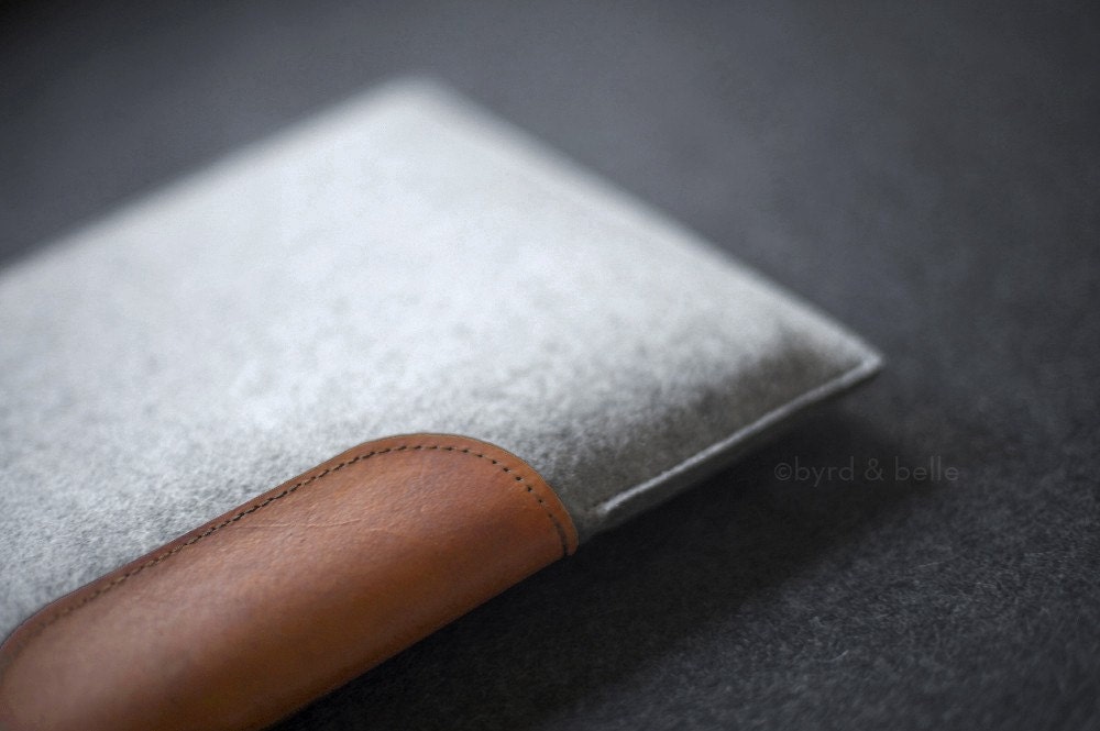 11 Inch MacBook Air Sleeve - Grey Wool Felt with Brown Leather