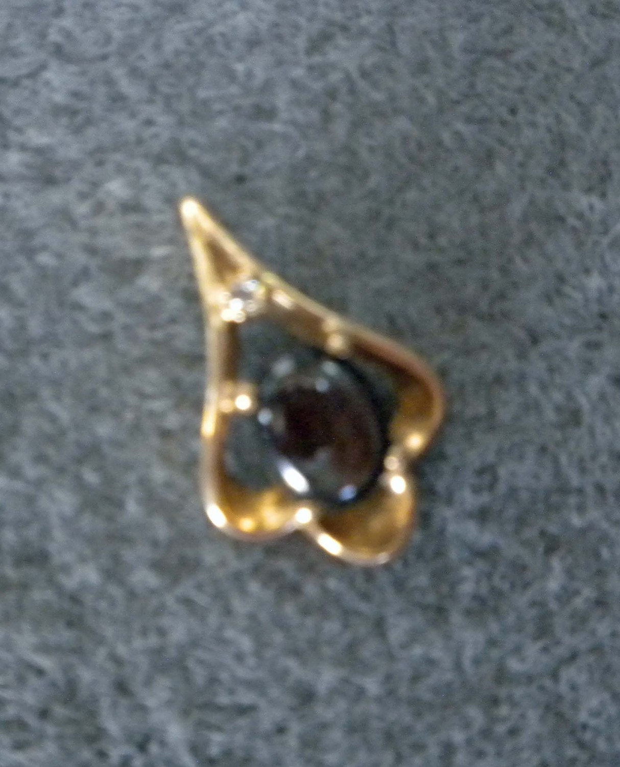 Black Star Sapphire/10kt.gold Pendant