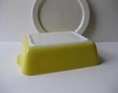 Lemony Yellow Vintage Pyrex Baking Dish