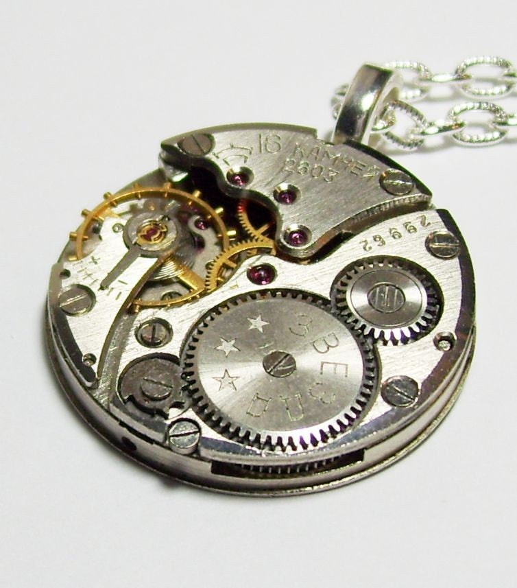 Antique Silver Vintage  Watch Movement  UNISEX Gothic Steampunk Neo Victorian Necklace Pendant (A101)