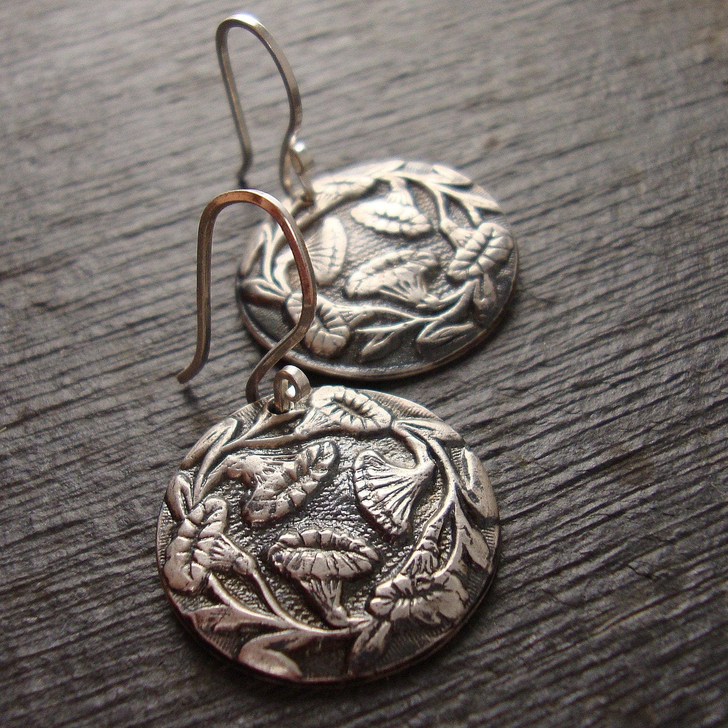 Oxidized Fine Silver Disc Earrings - Trumpet Vine