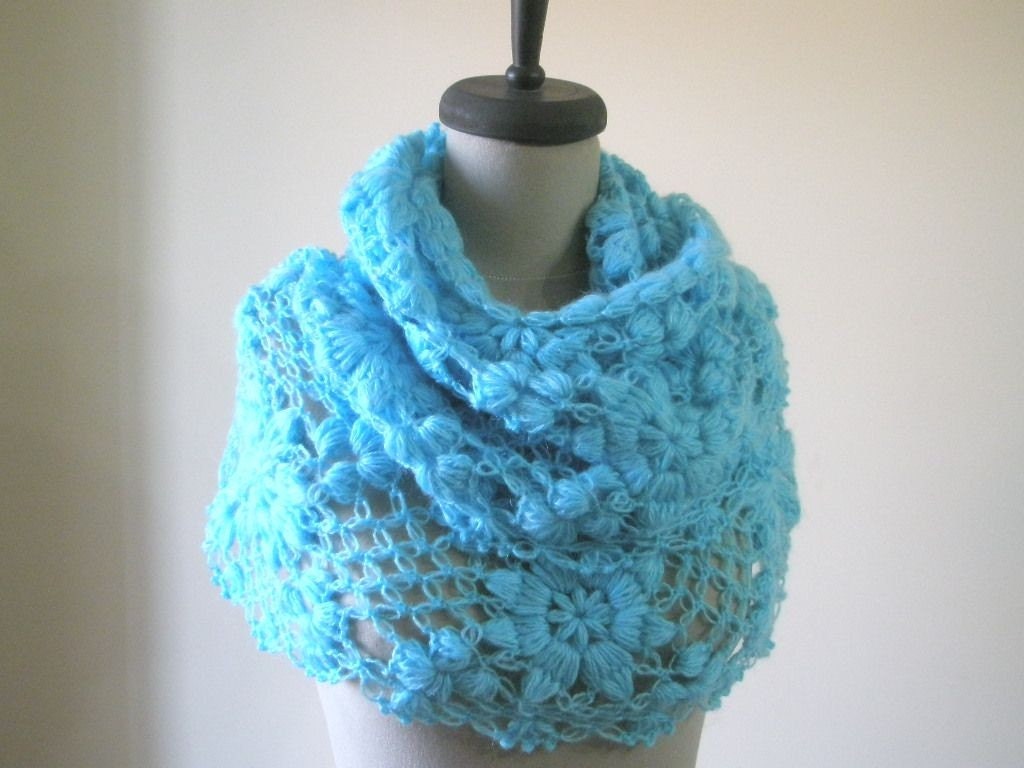 Shawl Free SHIPPING Crochet Shawl TURQUOISE blue triangle scarves cowl Crochet Flower Shawl fashion spring fashion accessoires.