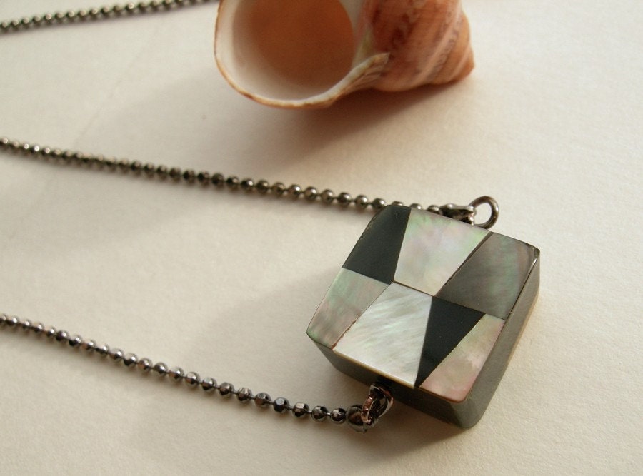 Art Deco Inlay Pendant Necklace - Deco