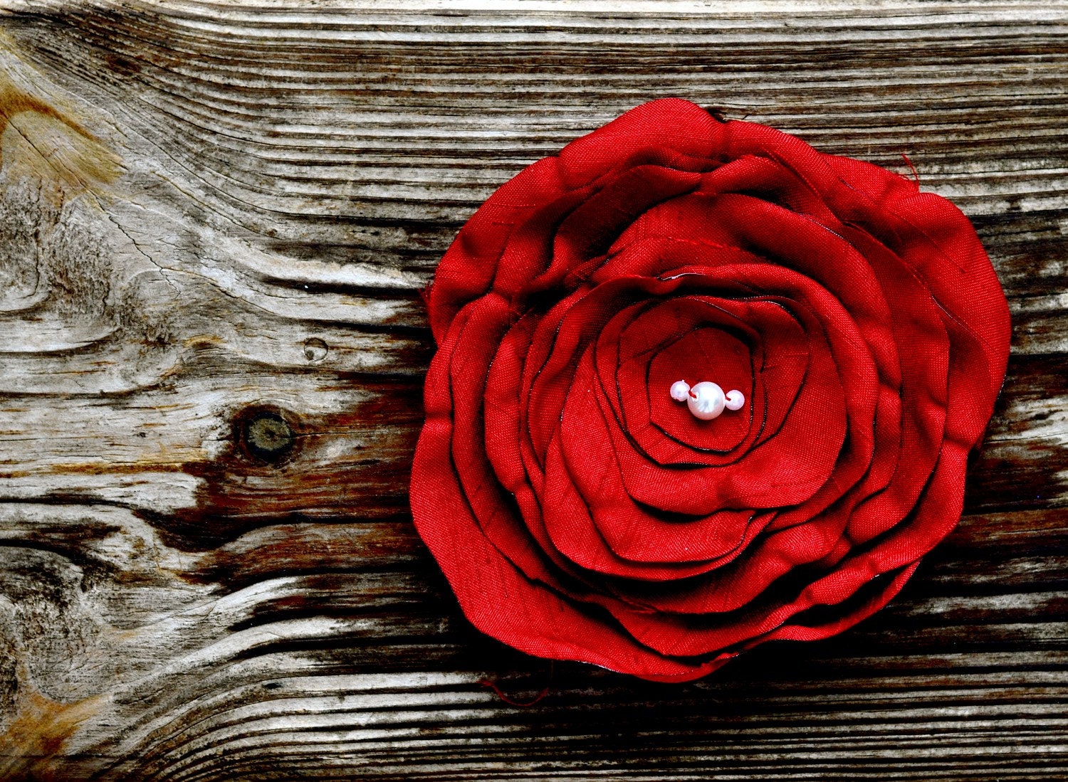 kiss me- Xl-Large Red Flower
