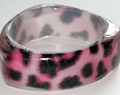 Retro scene style day-glo pink leopard print bangle