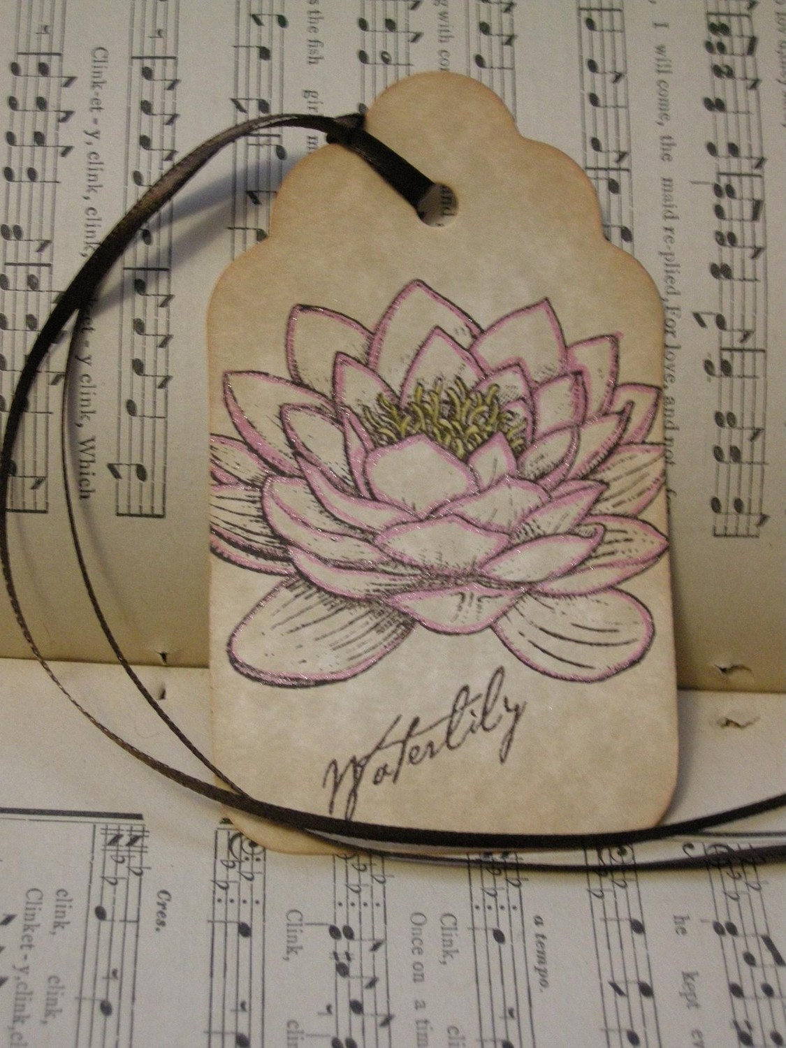 Waterlily Gift Tag - vintage style, shabby chic style, ephemera - lotus, water garden, zen, bloom, flower, sparkle, spingtime - Set of 6