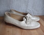 Vintage Beige Woven Flats - Size 9