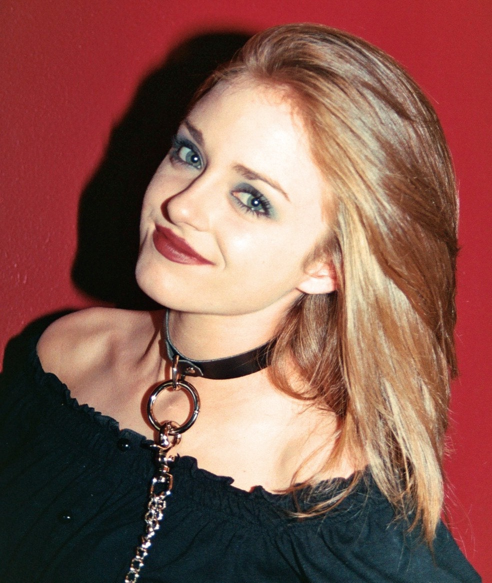 Medium Black Leather Bondage Ring Collar