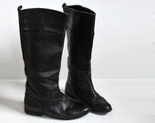 size 6/6.5 black leather croc texture knee high boots. 80s western pirate high quality made in Spain.