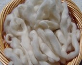 Off White Suri Alpaca Roving - 4 oz - for Spinning, Felting or Fiber Art