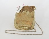 So Unique - Vintage 1970s Gold Mesh Yuewton Purse