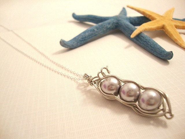 3 Peas in a Pod Lilac Grey Necklace