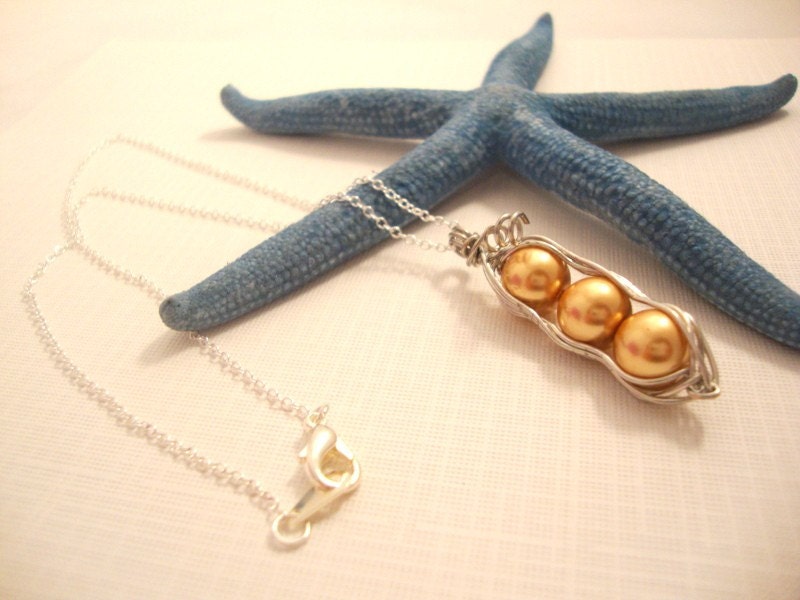 3 Peas in a Pod Creamy Gold Necklace