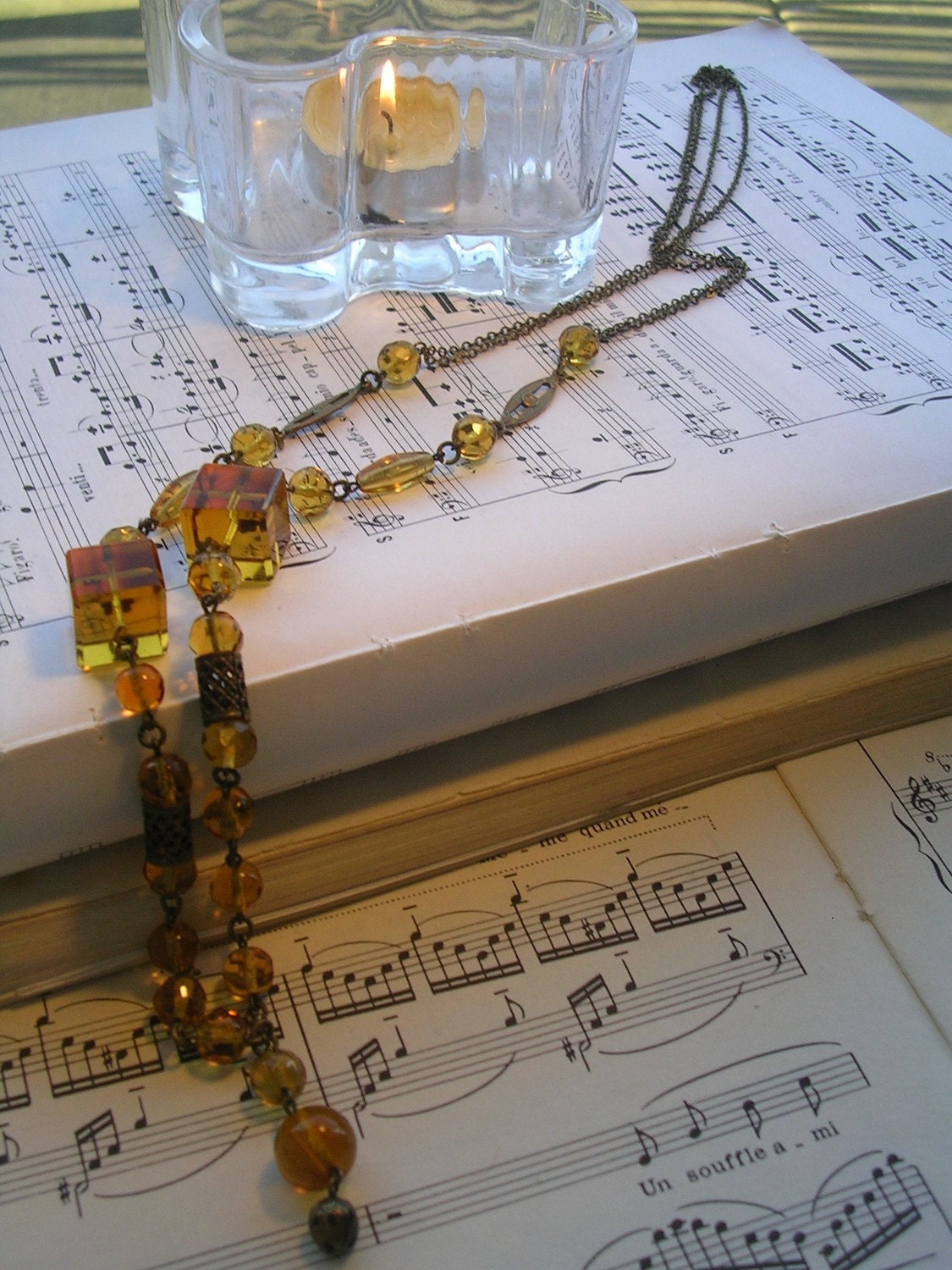 Vintage: 1920's Glass and Filigree Necklace