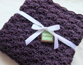 Crochet baby blanket - Baby girl blanket - Crib size Plum Wine Shells Blanket
