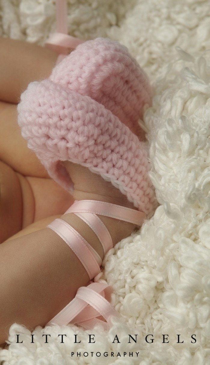 Ballet Slippers Pointe Shoes Crochet Booties Pattern (524)