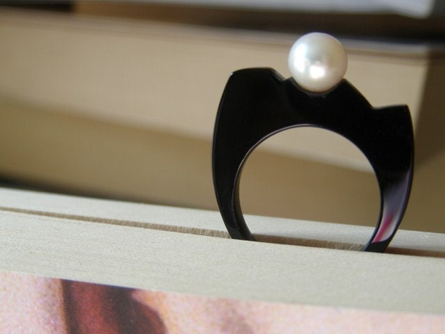 Skyline Ring in Black Acrylic with Pearl