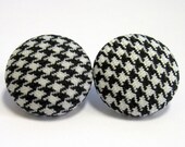 Button Earrings // Houndstooth // 7/8 in // 2.2 cm