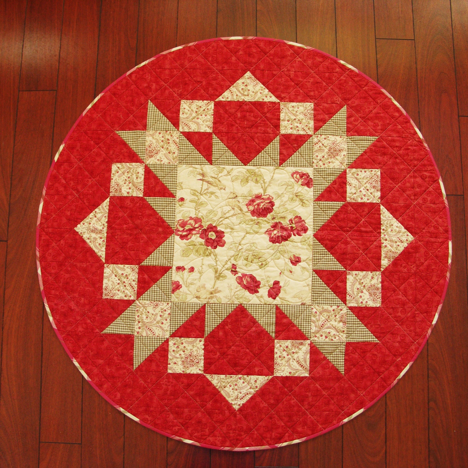 Belle's Rose - Vintage Red Rose Tabletop Quilt