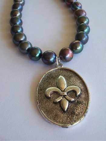 Fleur De Lis Peacock Pearl Necklace