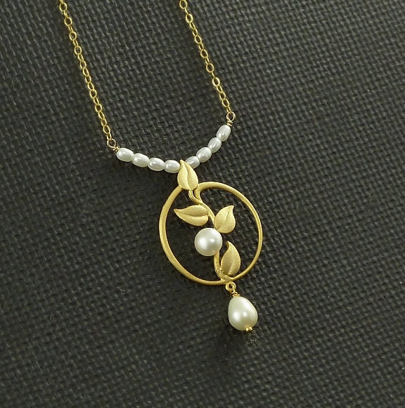 Cultured Pearl Vine And Leaves Circle Necklace  - Class Act - Handmade Winter Fashion
