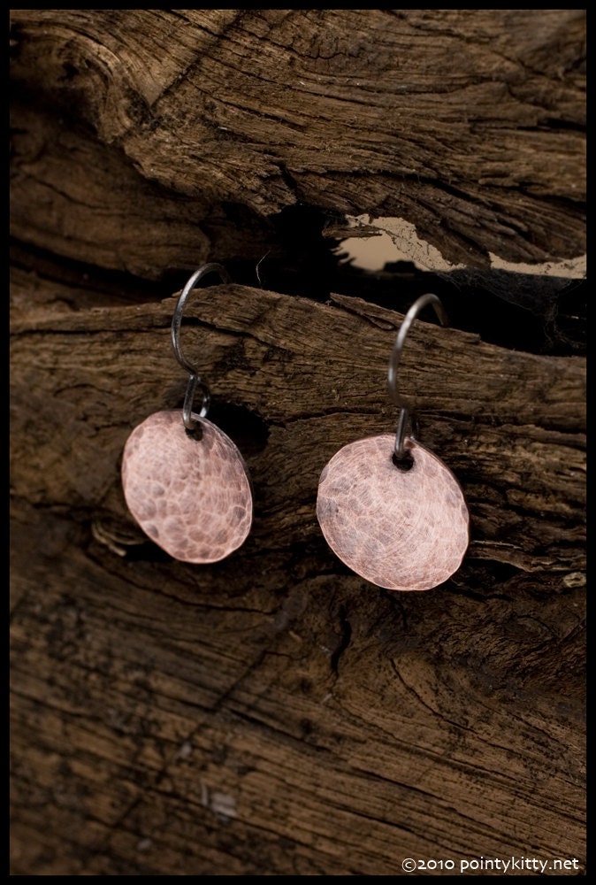 Elishabet - recycled copper hammered and oxidized disc earrings
