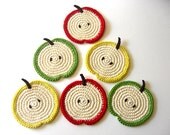 Coasters Slice maçã Verde Vermelho Amarelo. Beber bebidas folhas saudáveis Vegan Decor coleção Fruit Crochet - Conjunto de 6