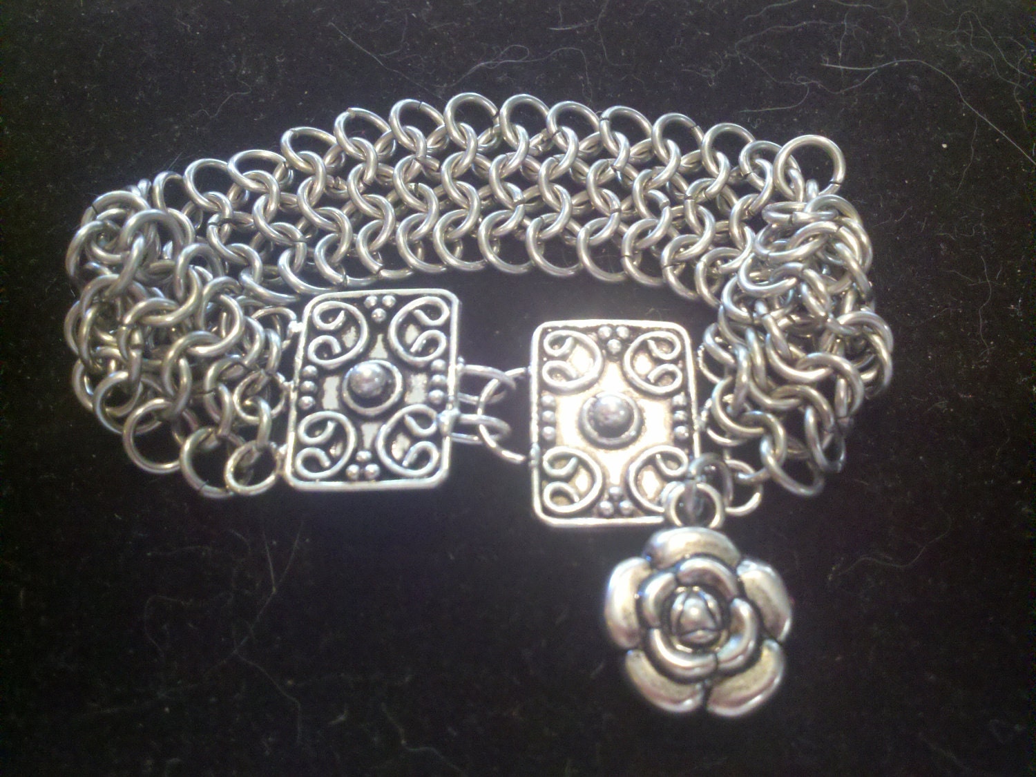 European 4-in-1  stainless steel chainmaille bracelet with hook clasp and rose charm