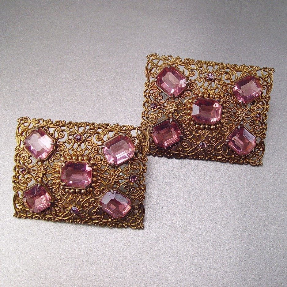 Set of Gold Gilt Filigree Brooches Peach Glass & Lucite Stones Vintage 1940s Jewelry