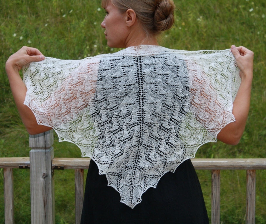 Triangular Lace Shawl "Liliana", Knitting Pattern, PDF download