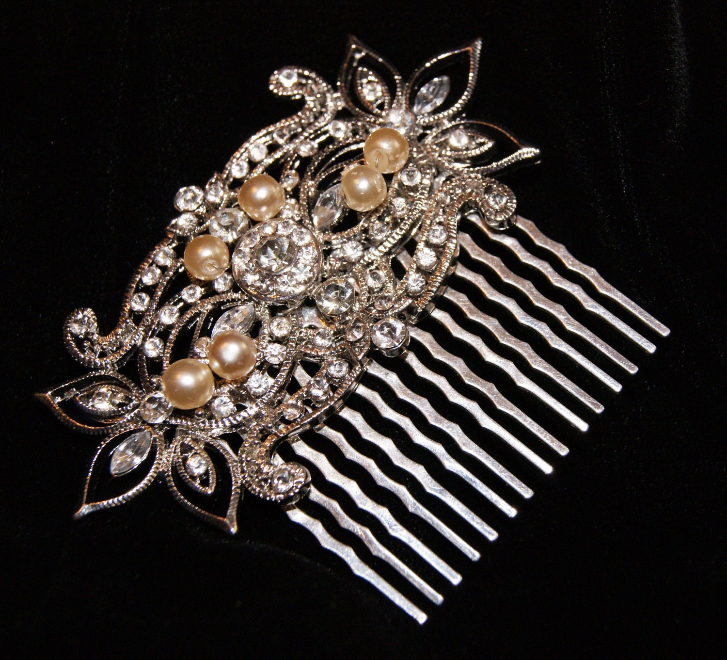 Vintage style bridal hair comb with cream Swarovski pearls and rhinestones