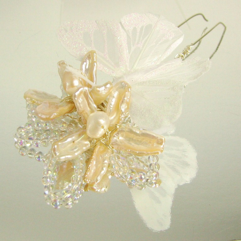 Biwa Pearl and Butterfly Hair Fork