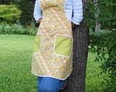 I Dreamed My Whole House Was Clean Apron -   Vintage Everyday Housewife Apron - small to medium