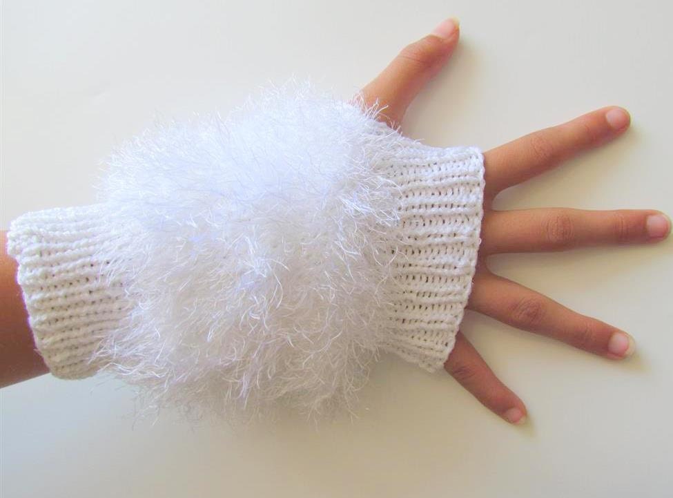 GLOVES - White Fingerless Gloves Hand Knitted