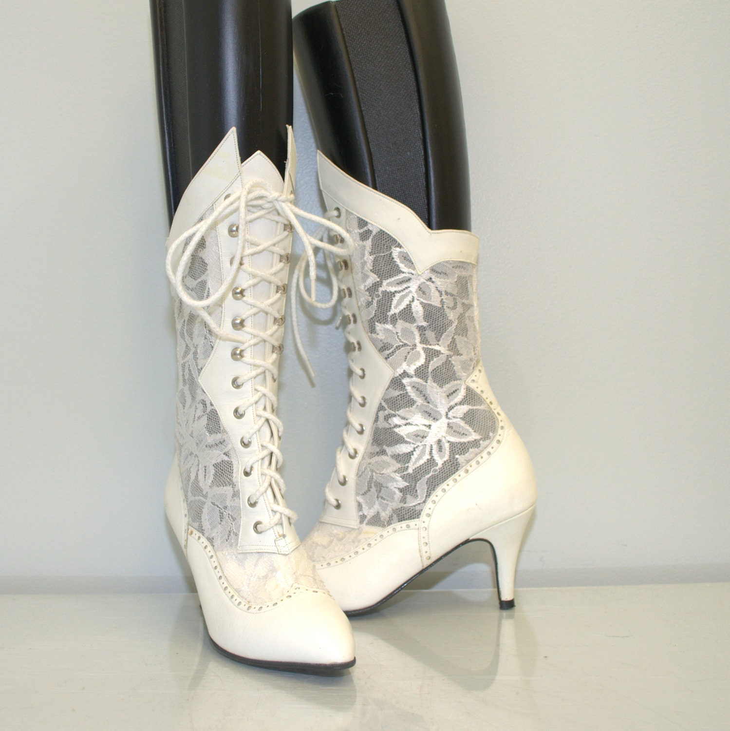 size 5 vintage 80s Victorian lace boots