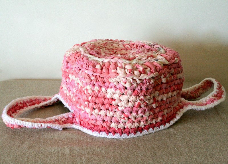 Rag crochet basket with long straps and white trim
