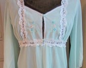 Vintage Sears Robe in a  Pale Mint Green with an  Embroidered Bodice with White Lace