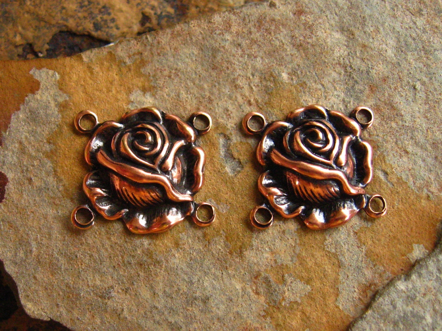 Trinity Brass  4 Ring Rose Connectors -  4 Antique Copper Patina - LOW SHIPPING