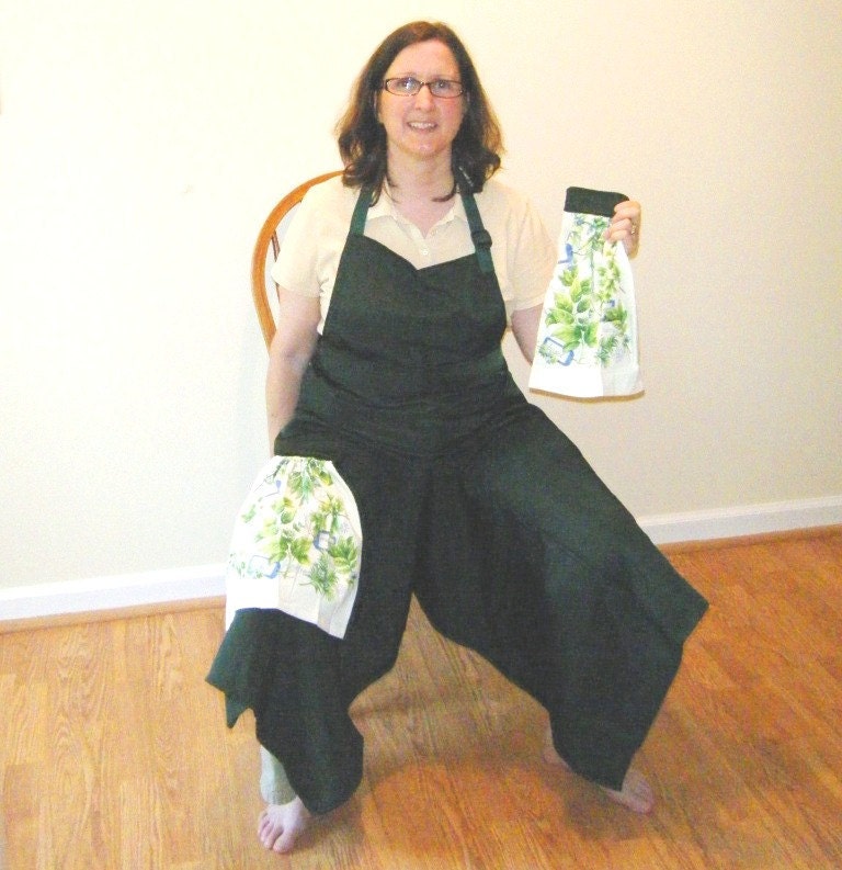 Dark Green Pottery Apron with Ultimate Coverage Split Leg Panel and Herb Towels
